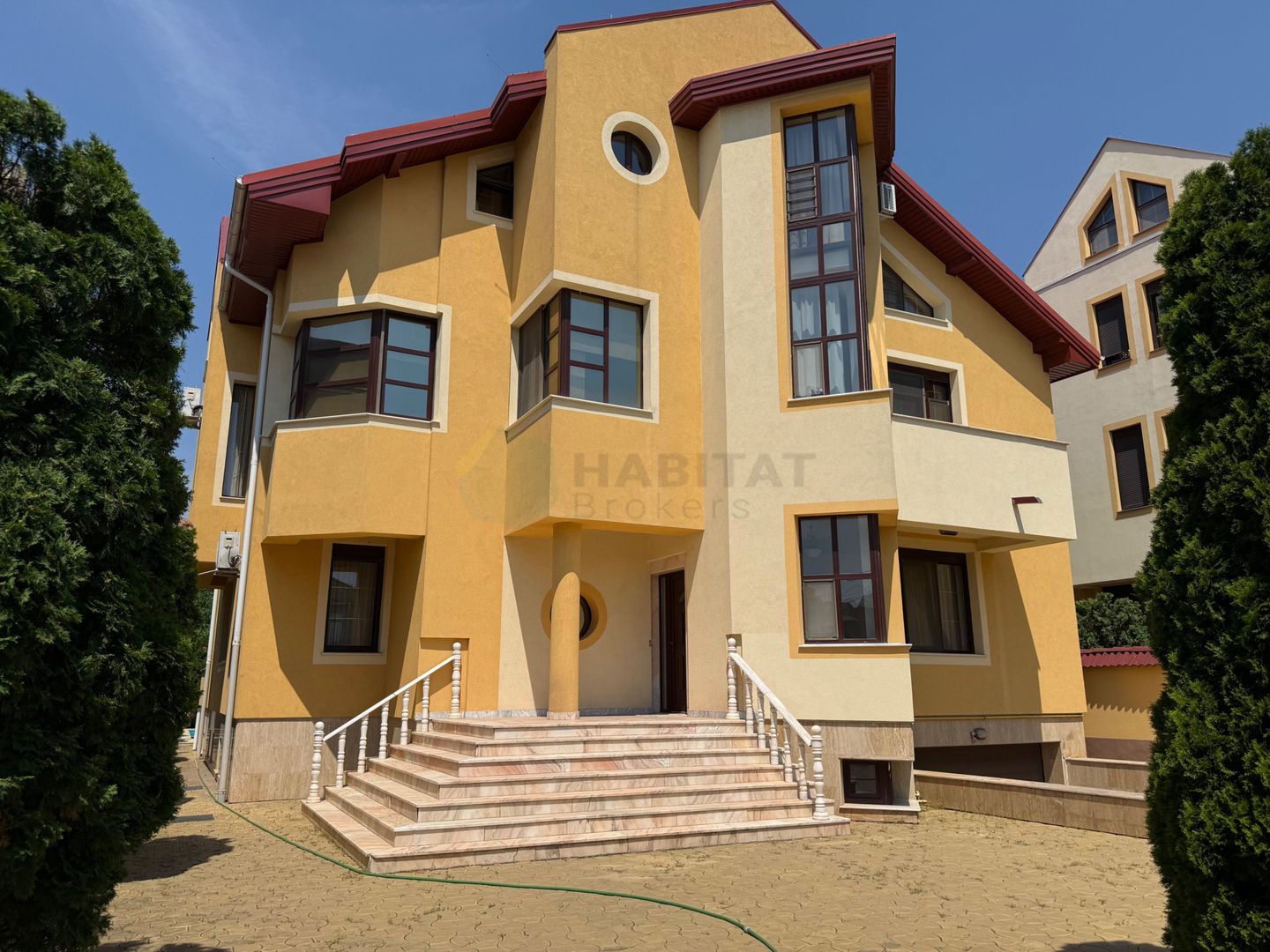 Vila 9 camere cu piscina si teren de 1.000 mp - Poză 7