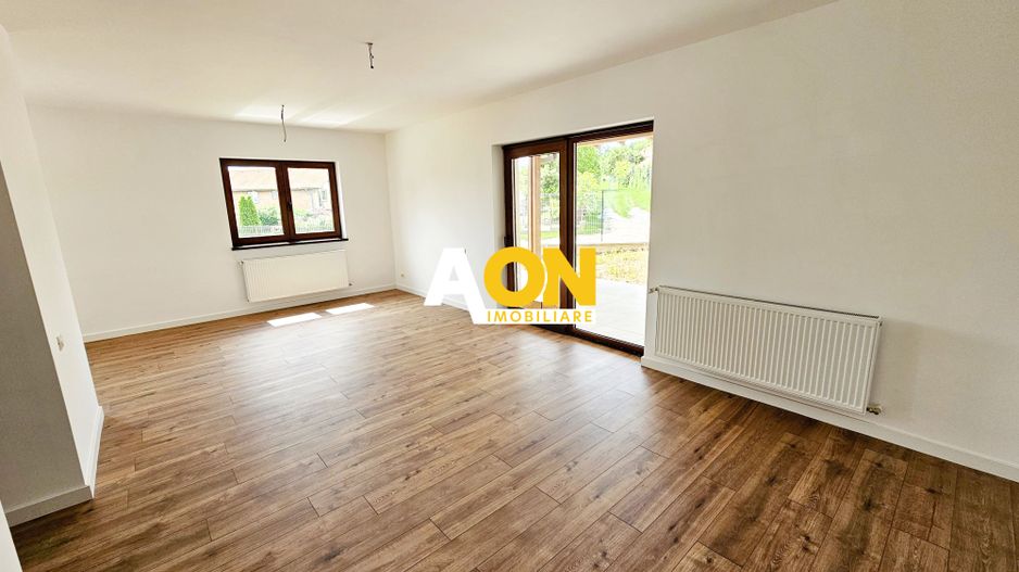 1/2 Duplex, 4 camere, 449 mp teren, asfalt, toate utilitatile, Cetate - Poză 4