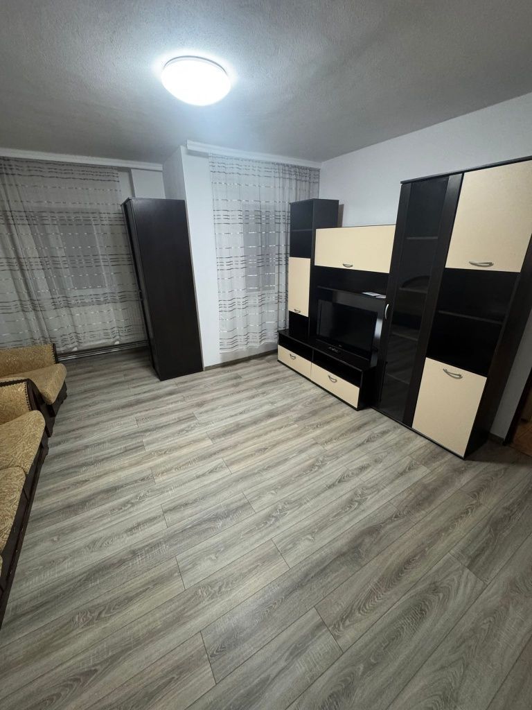 Apartament 3 camere 1 Mai - Poză 1