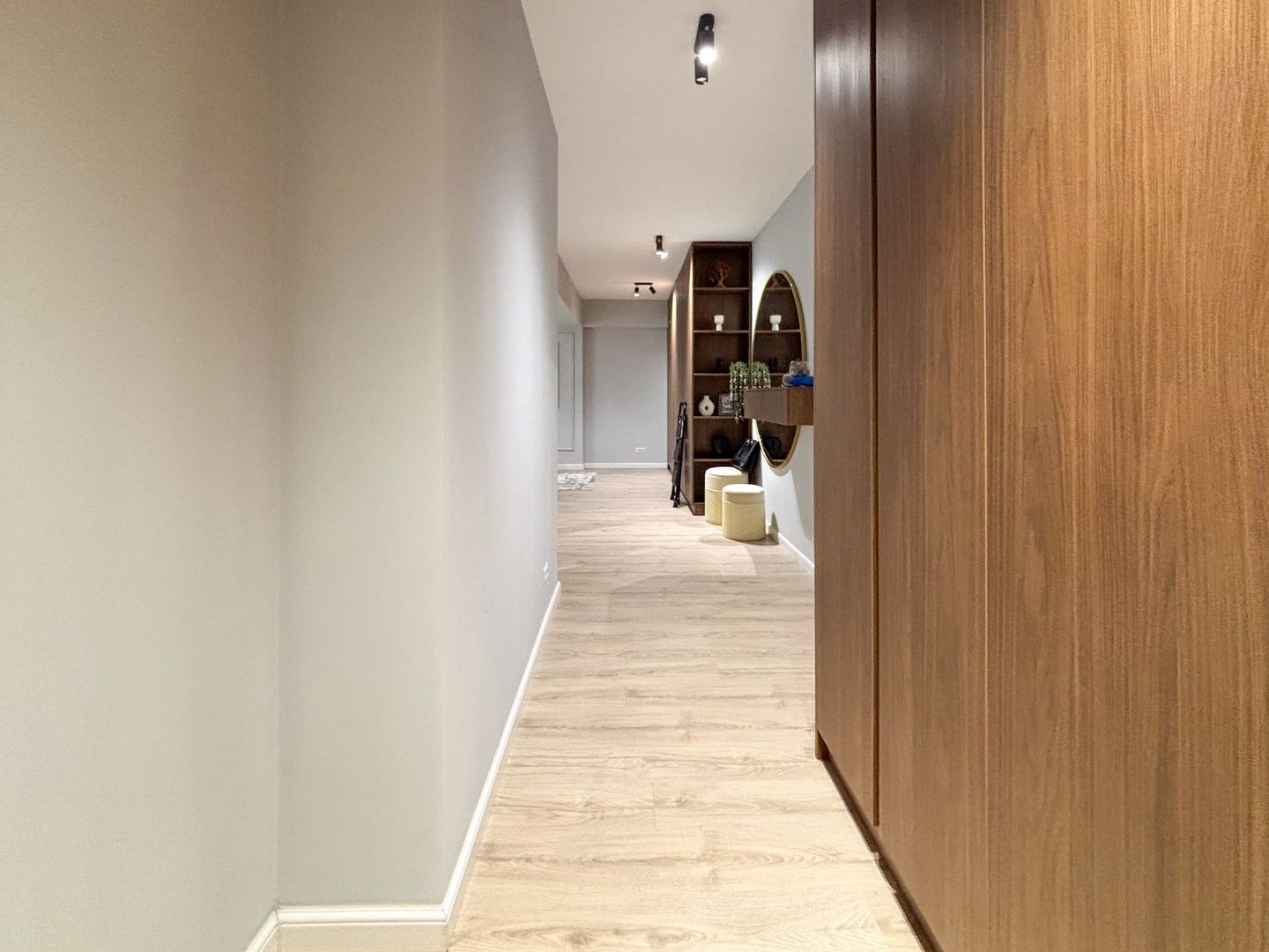 Chirie I Apartament 2 camere | 68 mp + 11 mp balcon | Parcare - Poză 12