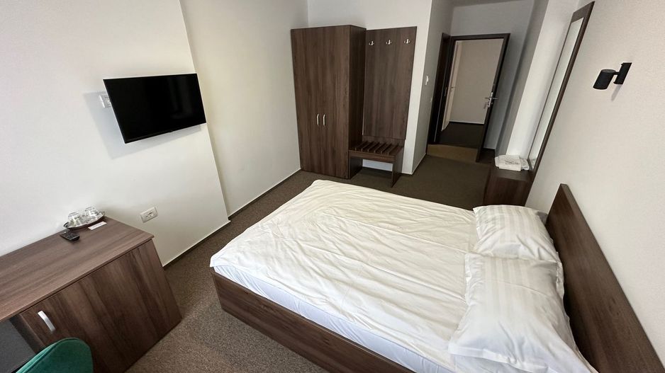 Clădire de inchiriat clinica / birouri - Poză 18