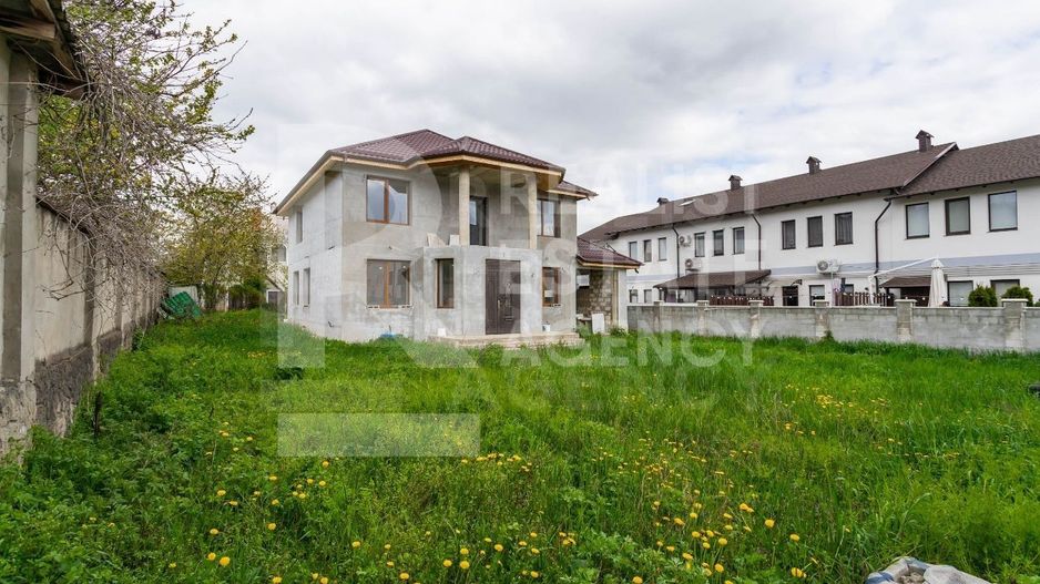 Vânzare casă , 240 mp., ул. Păcii, Durlești - Poză 1