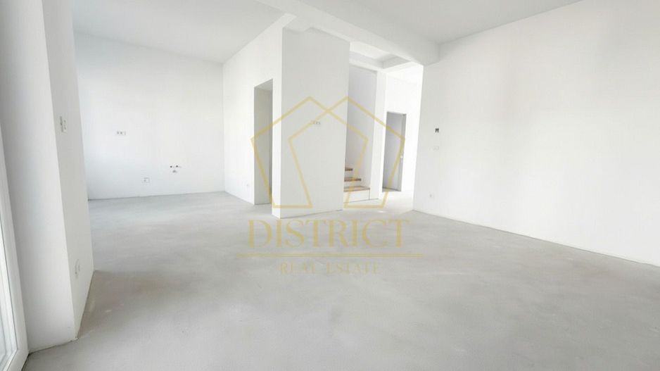 Duplex superb cu 5 camere despartit prin garaj | Dumbravita - Poză 1