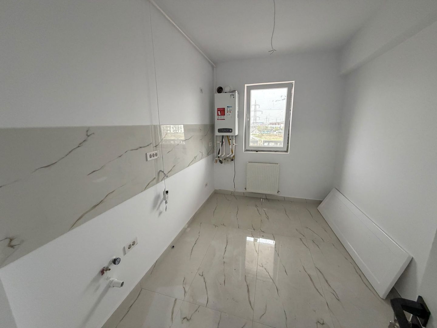 AP. 2 CAMERE - TERASA ACOPERITA, 2 BAI, PARCARE SUBERANA, COMISION 0% - Poză 4