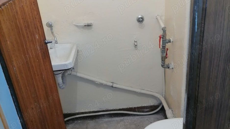 BRASADAS vinde apt 4 camere etaj 4/4 in centru. - Poză 4