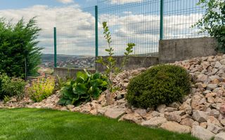 Proprietate spectaculoasă în Câmpenești de vanzare - Poză 17