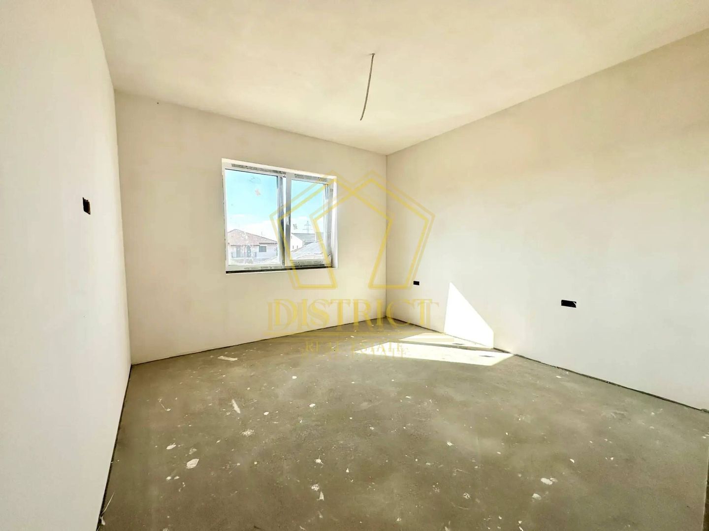 Duplex superb cu 5 camere despartit prin garaj | Dumbravita - Poză 8