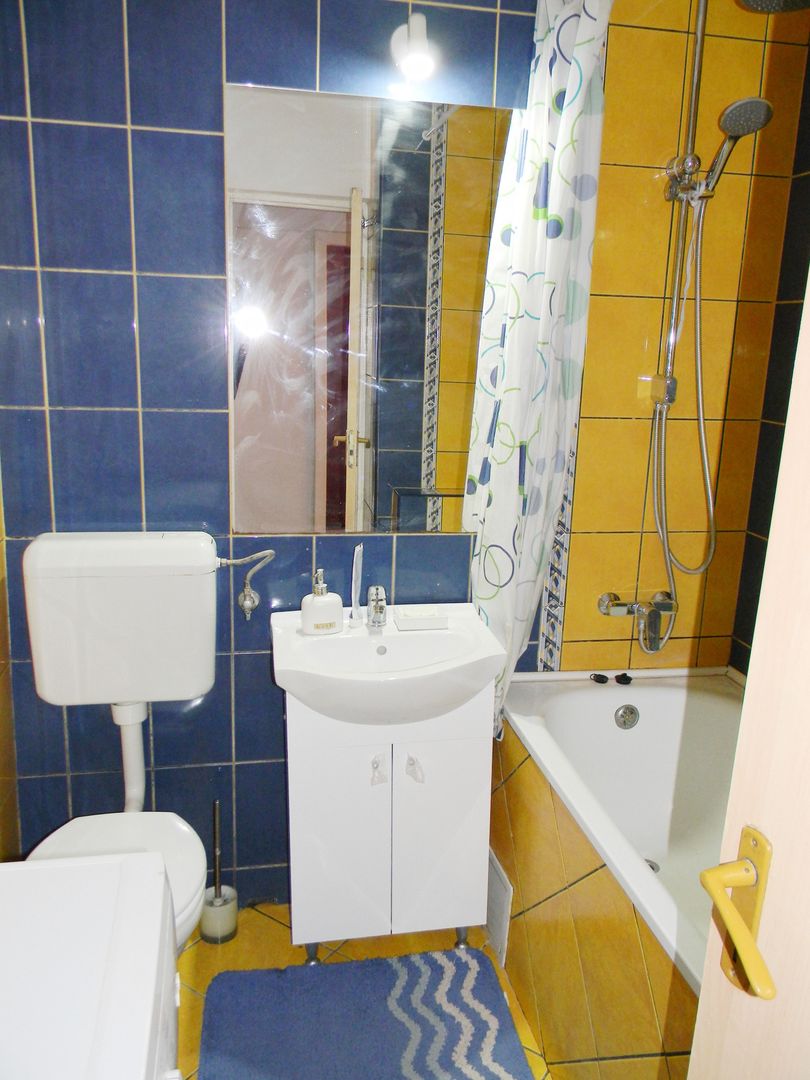 Apartament cu 3 camere mobilate,cartier Tractoru - Poză 7