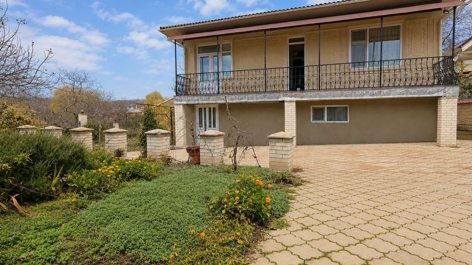 Casă 210 m² cu 5 dormitoare și teren 10 ari – Euroreparație | Drochia, str. Grigore Ureche - Poză 5