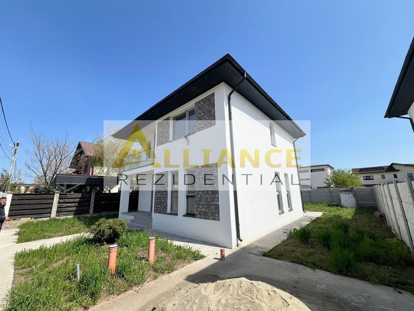 Vila Individuala - 5 camere-3 bai-Strada Miorita-500 M  de STV - Poză 3