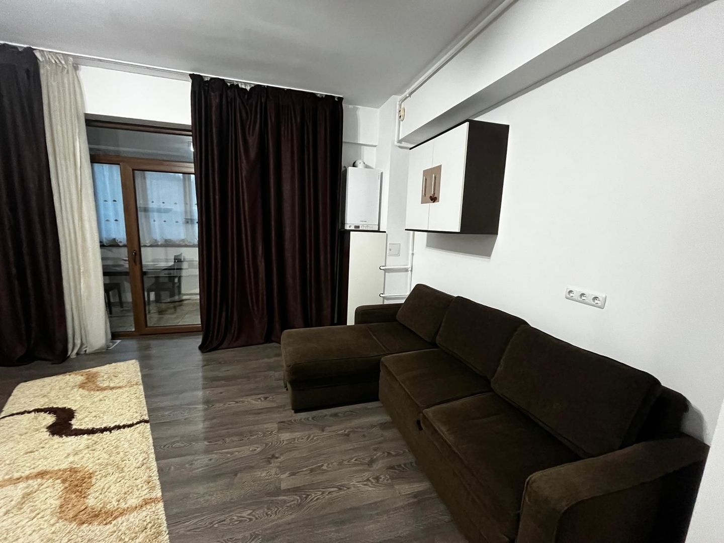 Apartament spațios 2 camere, 2 băi, centrală, bloc nou, parcare, metrou - Poză 1