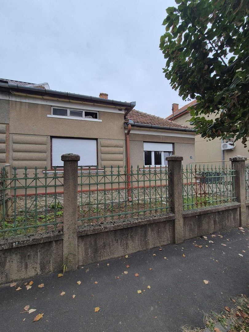 **Doua case alaturate Titulescu - ANA IPATESCU 23/25 11 ari** - Poză 3