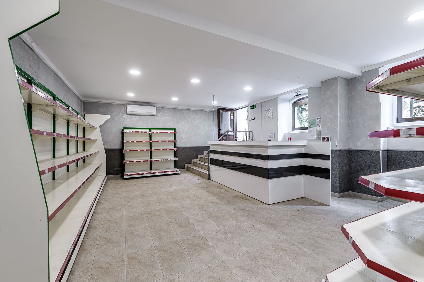 Spațiu comercial ultracentral, renovat, pe b-ul Revoluției, Arad. - Poză 5