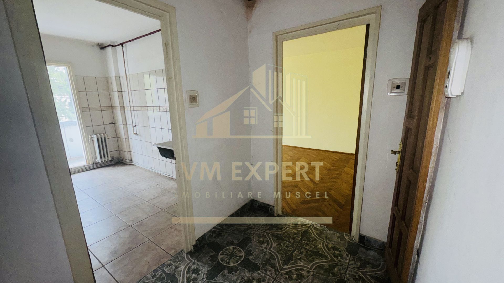 APARTAMENT 3 CAMERE ETAJ 3 CENTRU CAMPULUNG - Poză 22