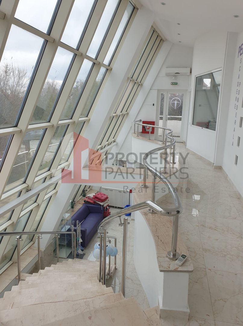 561 mp amenajati pentru clinica medicala - Poză 4