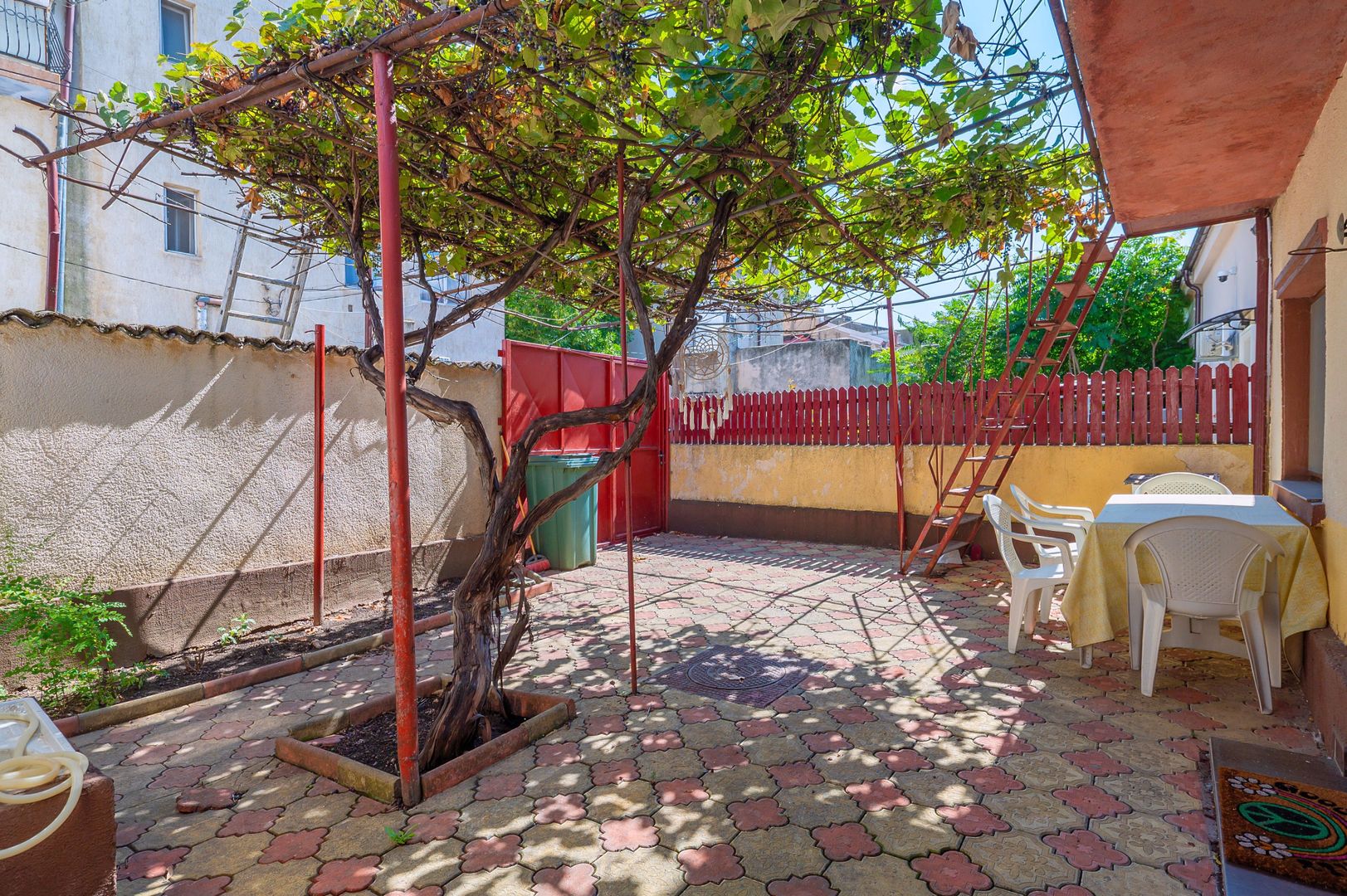 Sala Sporturilor – Bd. Tomis | Casă cu curte în centrul Constanței - Poză 4