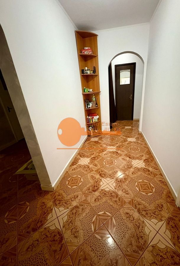 Apartament 4 Camere Centrala Propie - Poză 2