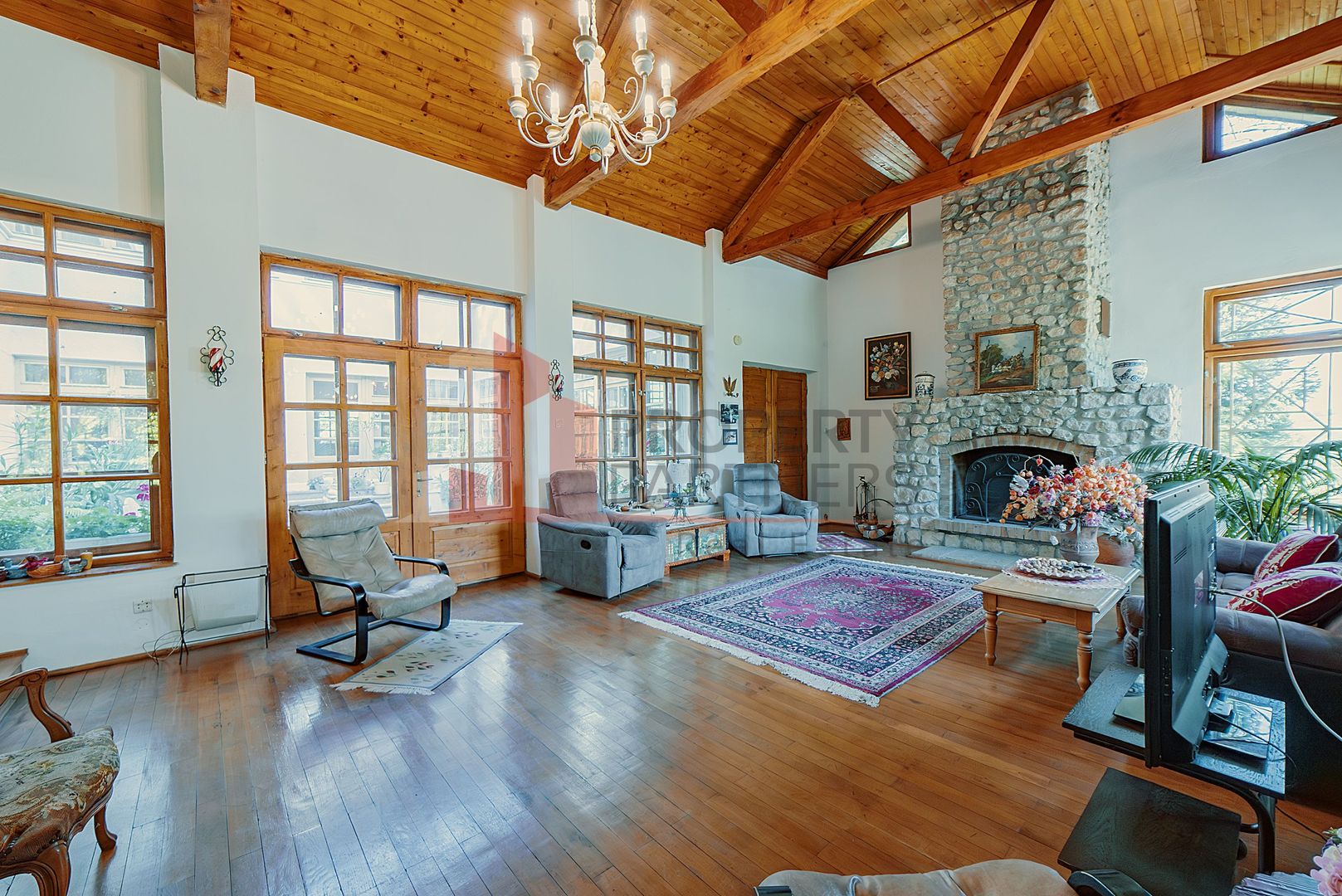 Vila superba langa Castelul Bran - Poză 7