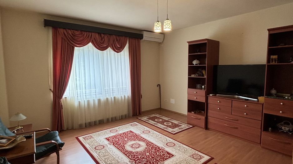 Apartament privat la casa la 5 minute de Piața Victoriei - Poză 15