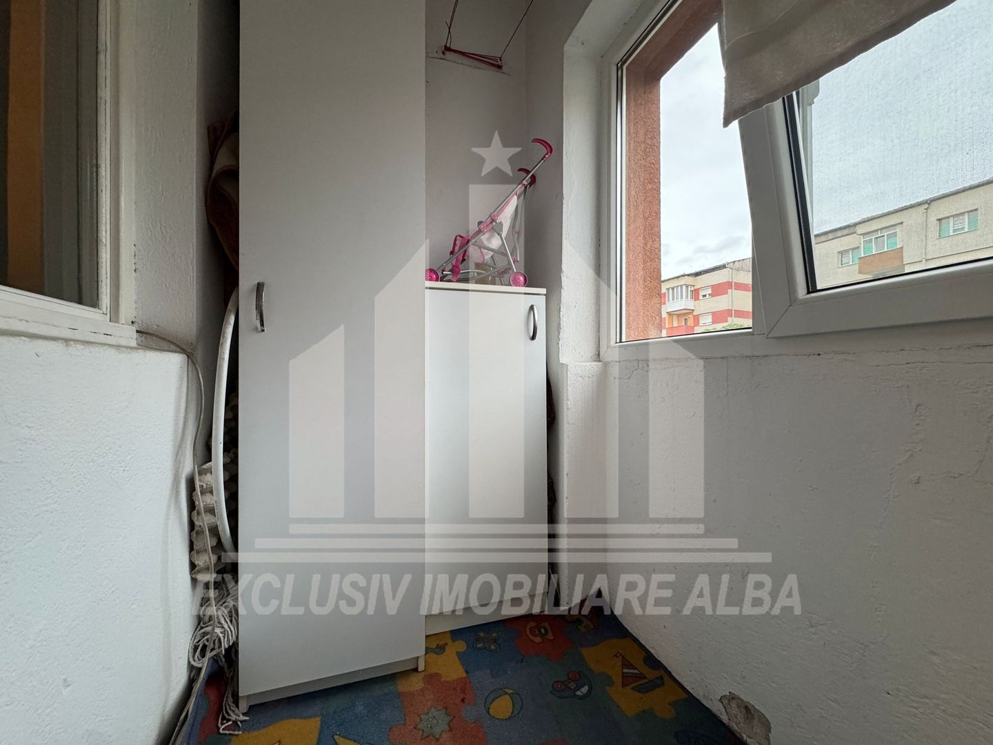 Apartament cu 3 camere decomandate, Cetate - etaj 1 - Poză 8