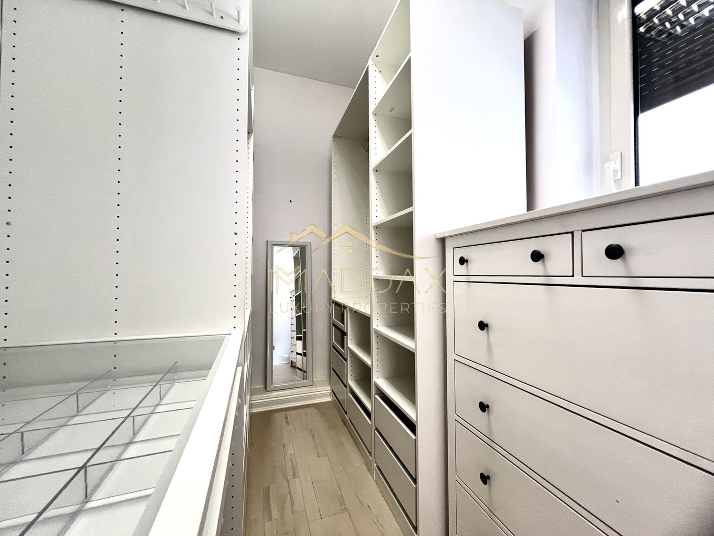 Apartament in Vila | Dorbanti - Capitale | De Vanzare | 1946 - Poză 17