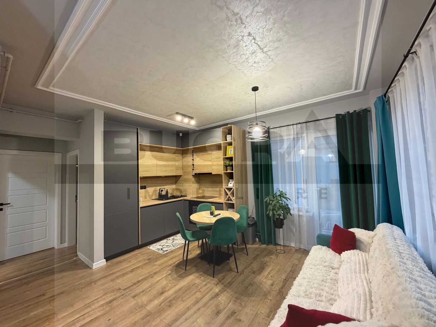 Apartament de 3 camere de lux, parcare subterana, boxa, zona Teilor - Poză 1