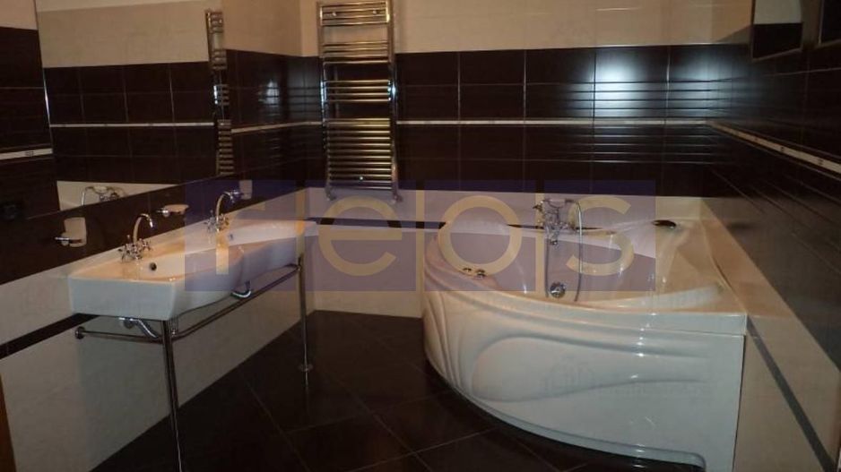 VILA 300MP | SISESTI | COMPLET RENOVATA | CURTE | 4 LOCURI DE PARCARE - Poză 5