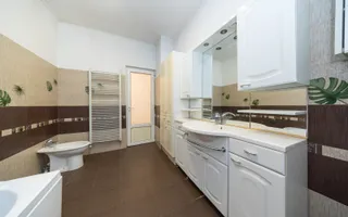 Casă cu teren 2.200 mp și deschidere la DN13 | Zonă mixtă | Brașov, Stupini - Poză 13