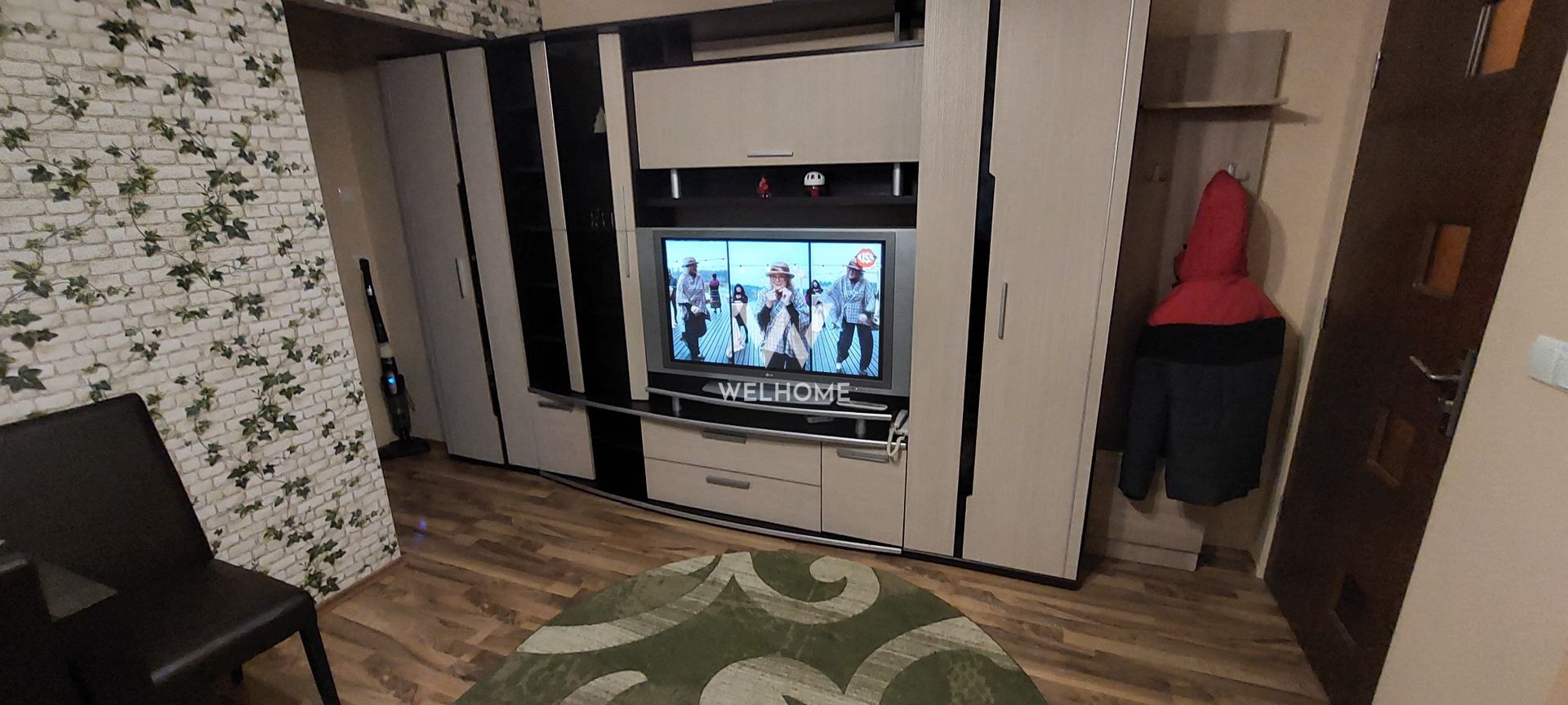 Apartament 3 camere, decomandat, etaj 1, zona Cedonia  Sibiu - Poză 1