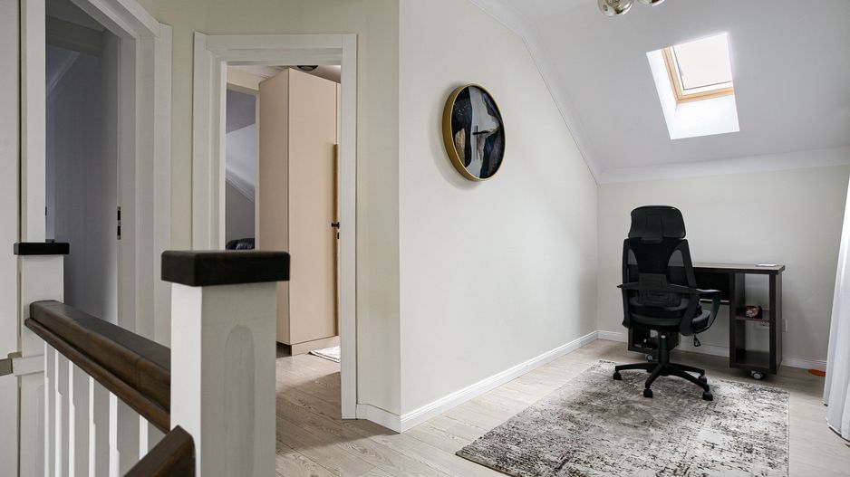 Vilă elegantă de închiriat în Subcetate - Poză 14