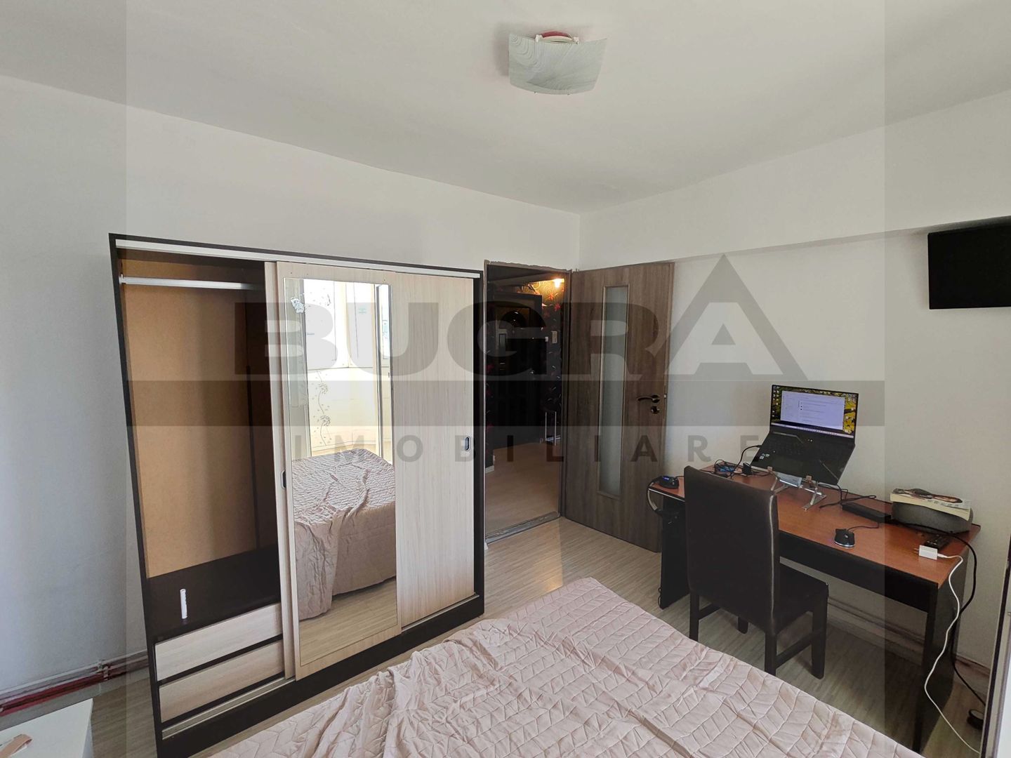 Apartament 2 camere, 52 mp, decomandat, etaj intermediar, zona OMW - Poză 2