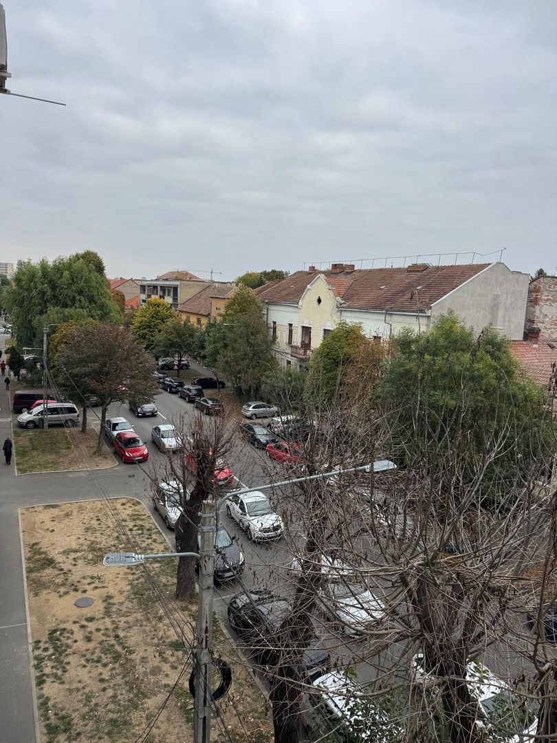 De vanzare Apartament 3 camere, Central, Piata Mica, et 3/4, Arad - Poză 14