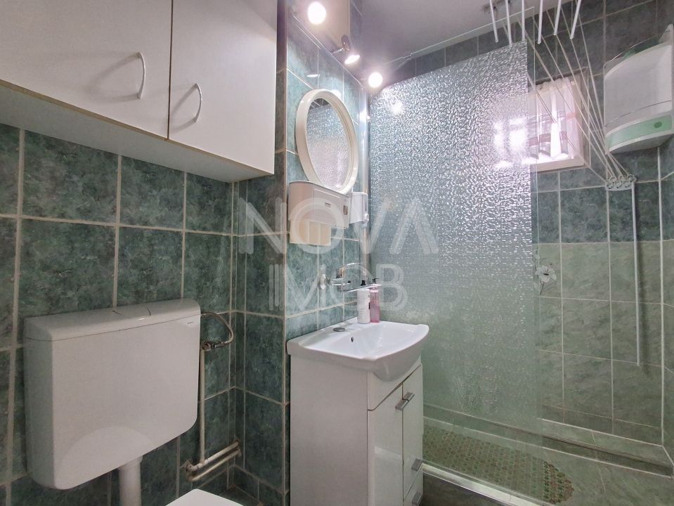 Apartament de inchiriat 3 camere etajul 4, cu lift,  Zona Vasile Aaron - Poză 11