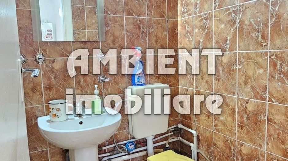 DE INCHIRIAT - Spatíu comercial 50 mp, zona CRUCEA GĂRII - Poză 5