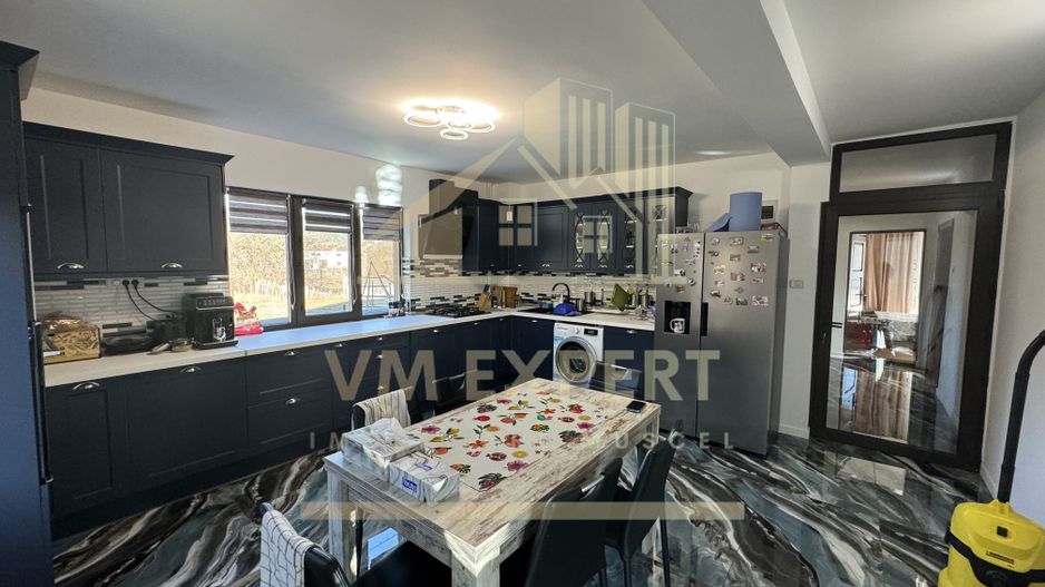 VILA S+P+E-306 MP, TEREN 2078 MP, CAMPULUNG - Poză 19