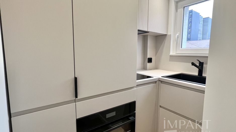 Apartament modern, recent renovat cu boxa si loc de parcare in centrul orasului! - Poză 6