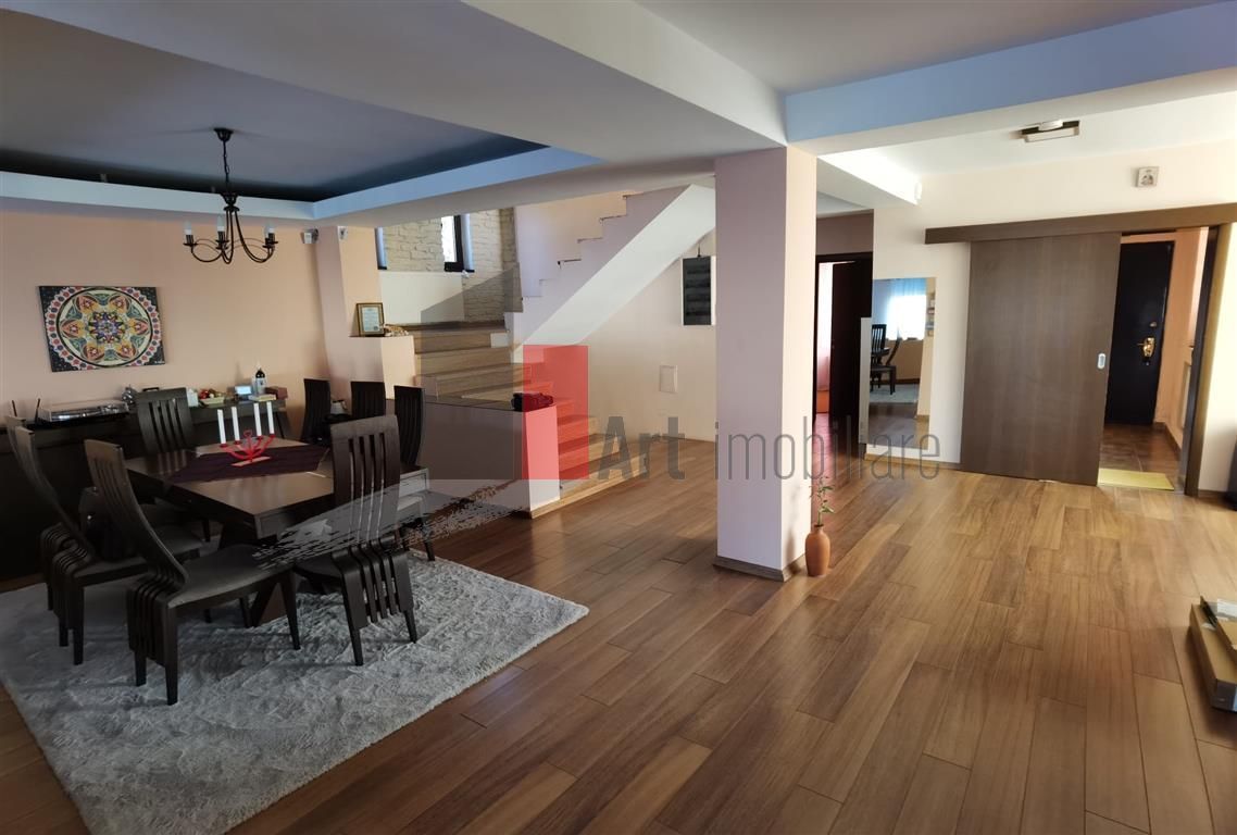 VIla 11 Camere Cernica - Poză 2