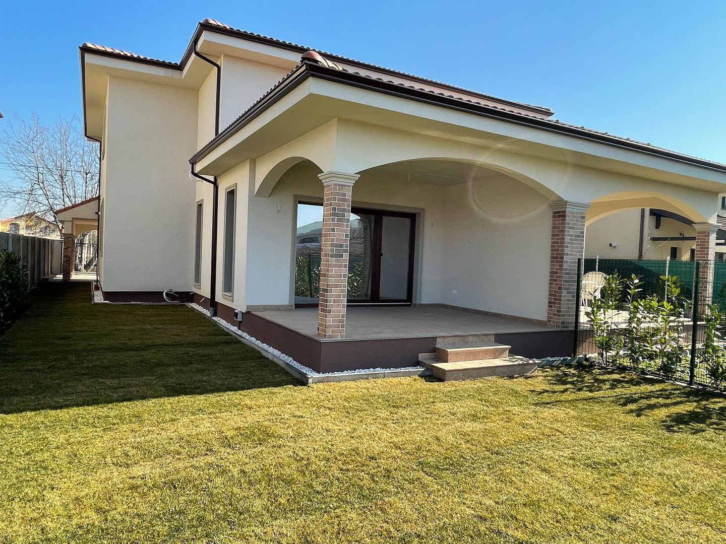 Duplex cu carport Dumbravita - IKEA - Poză 1