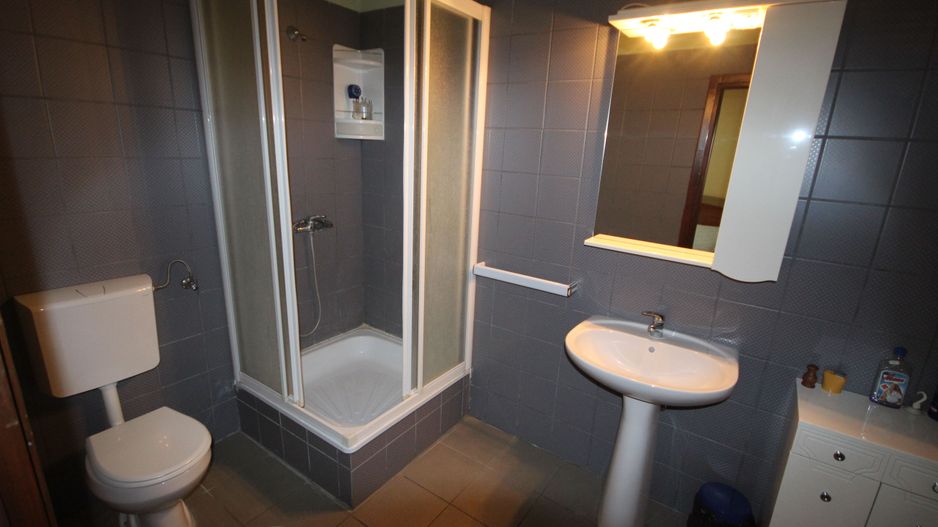 Imobil  cu destinatie mixta - Poză 26