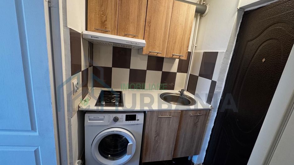 Garsonieră de închiriat în zona Podu Roș, la 10 minute de Palas Centru - Poză 3