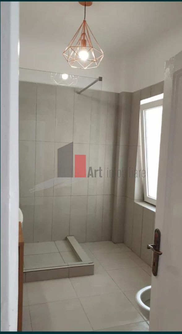 Vând apartament 3 camere în vilă, lângă Piața Victoriei - Poză 4