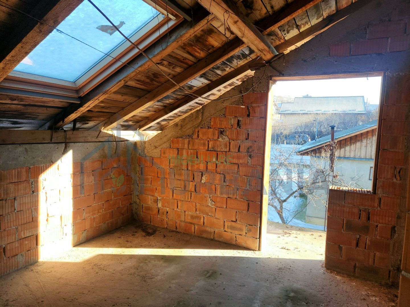 Casa la roșu de vânzare în Tomești/schimb garsoniera Iași - Poză 8