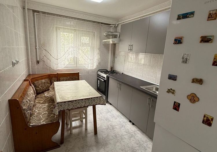 Închiriez Apartament cu 3 camere decomandat, parcare inclusă, metrou Dristor 🚗 - Poză 4