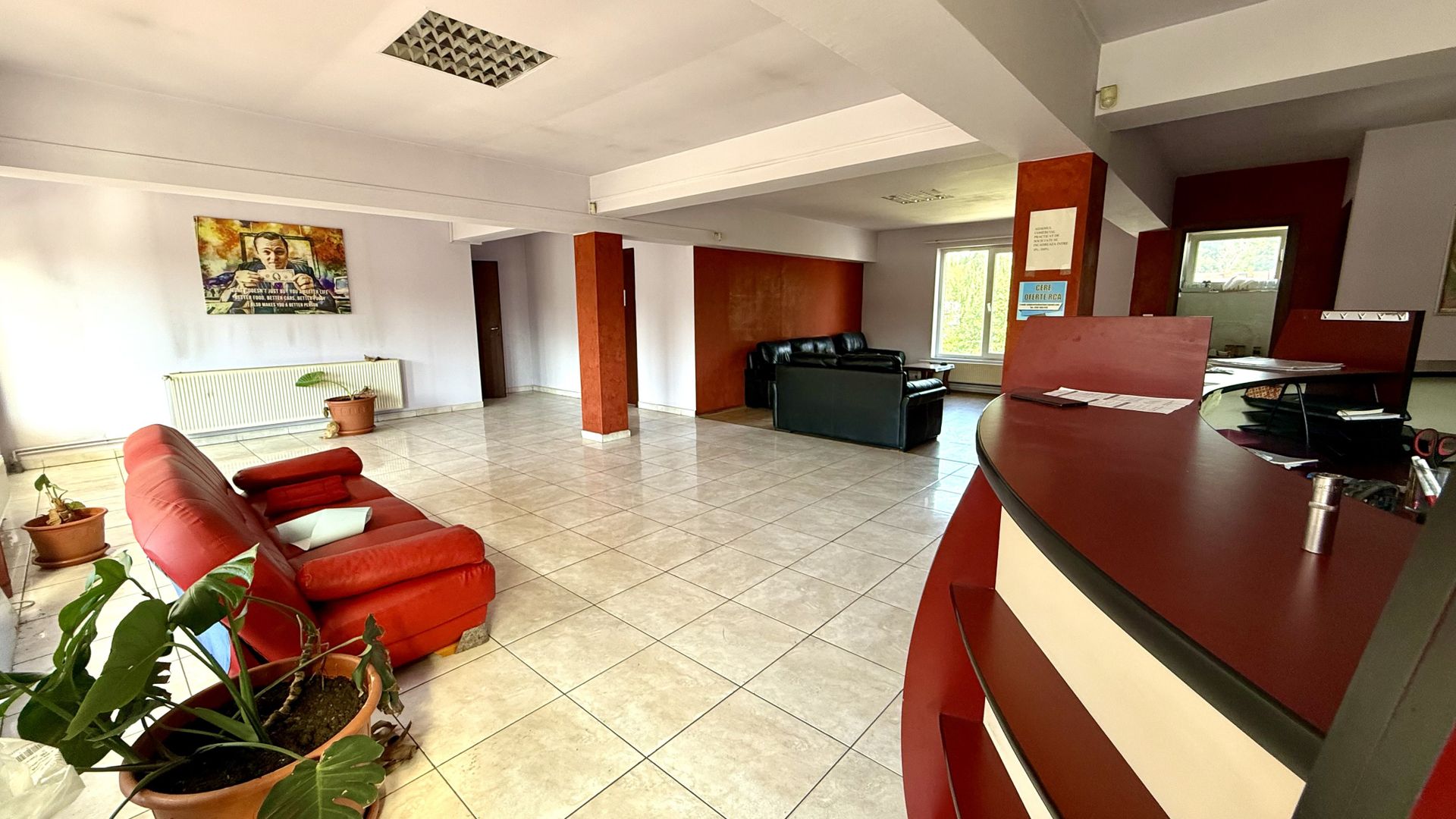 SPATIU CU MULTIPLE DESTINATII - Poză 1