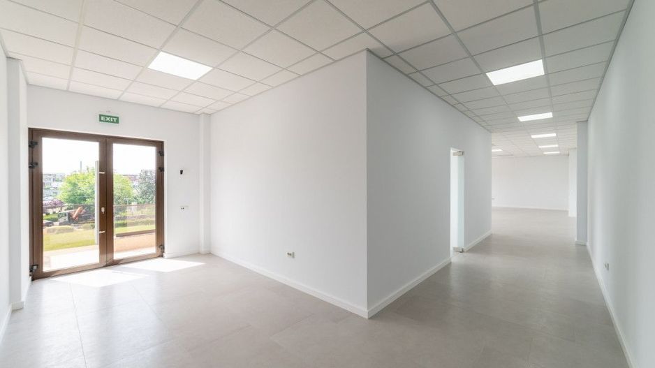 Spațiu comercial generos – 160 mp – poziție premium pe Craiovei! - Poză 3