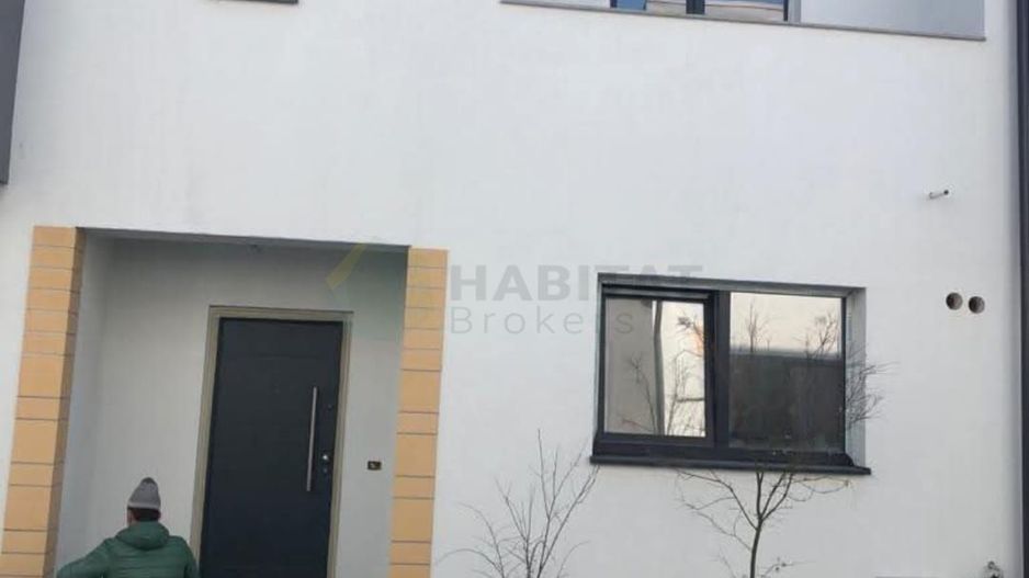 Vilă spațioasă Tunari | Curte mare | Complex închis - Poză 4