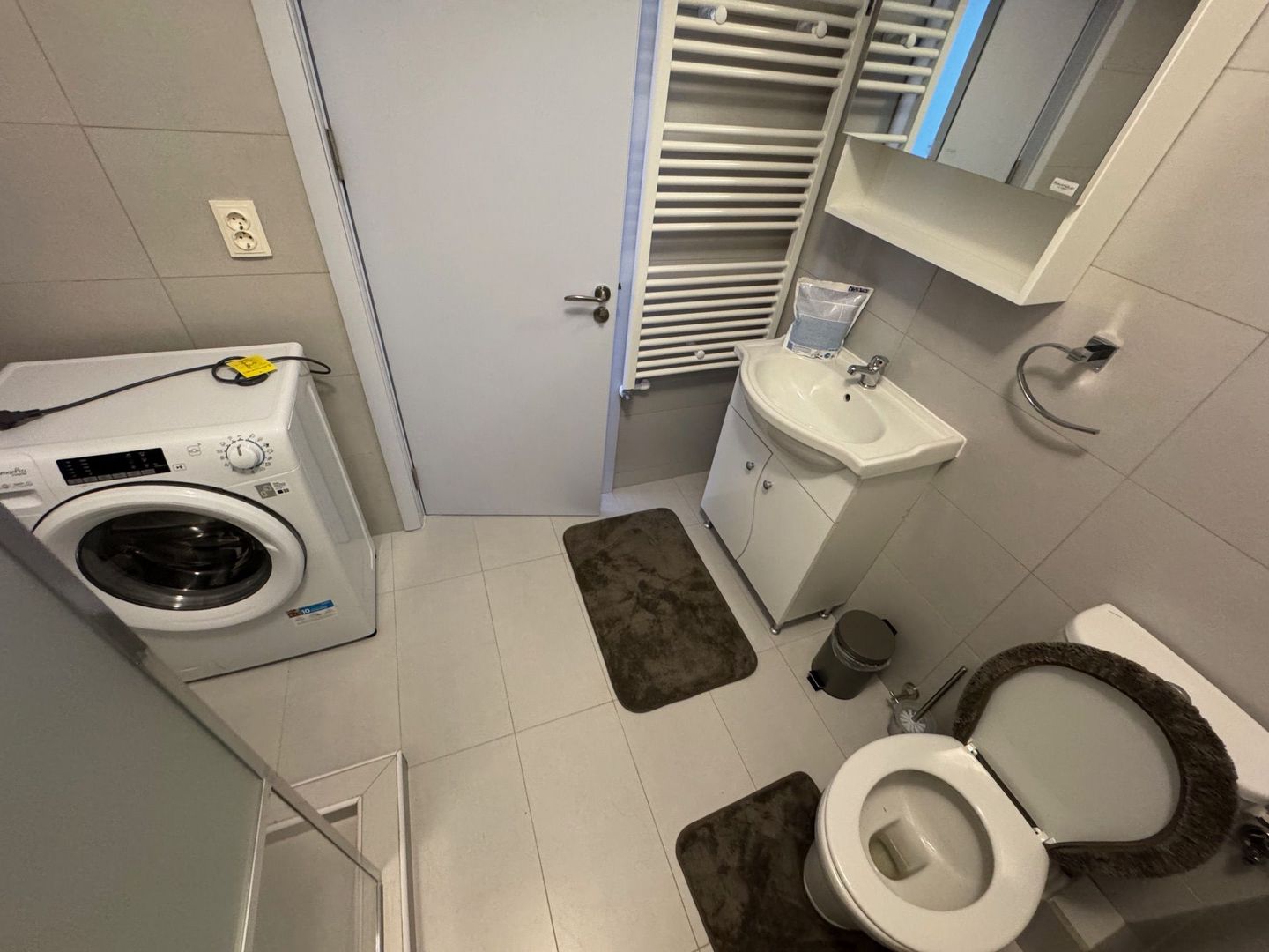 Ap 2 camere Otopeni 23 august, PRIMA CHIRIE, LUX - Poză 9