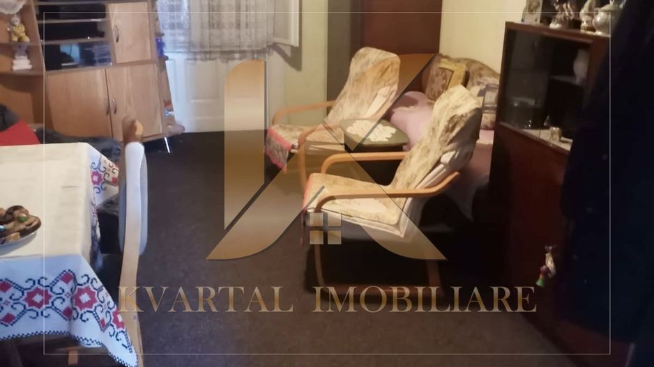 Apartament generos cu 4 camere , zona Centrală! - Poză 2