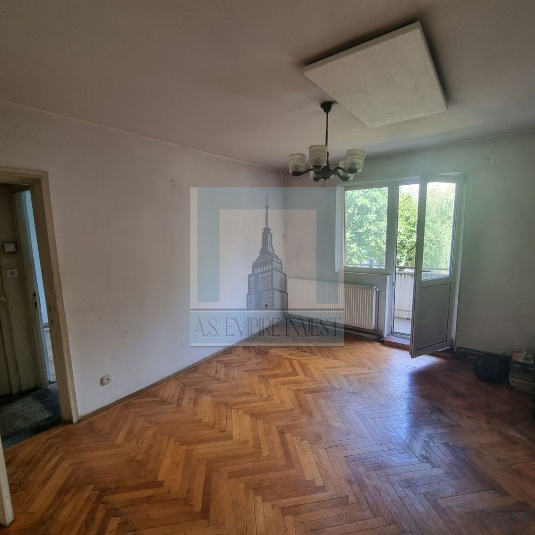 Apartament 3 camere semidecomandat ,etaj 1 - zona Vlahuta. - Poză 1