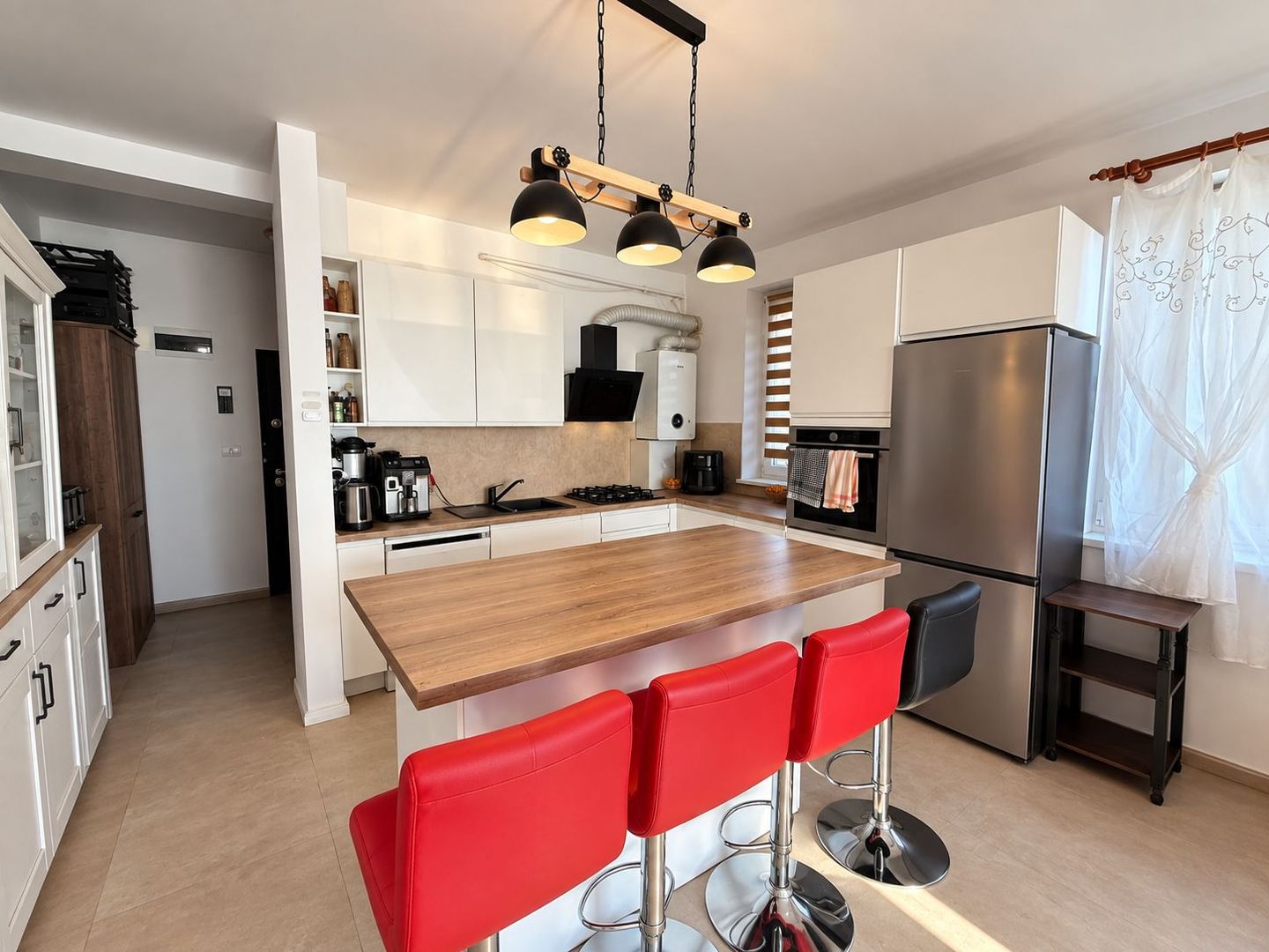 Dumbrăvița | 3 Camere | 76,6 mp | Grădină 46.5 mp | 2 Băi | Dressing | 2 Parcari - Poză 6